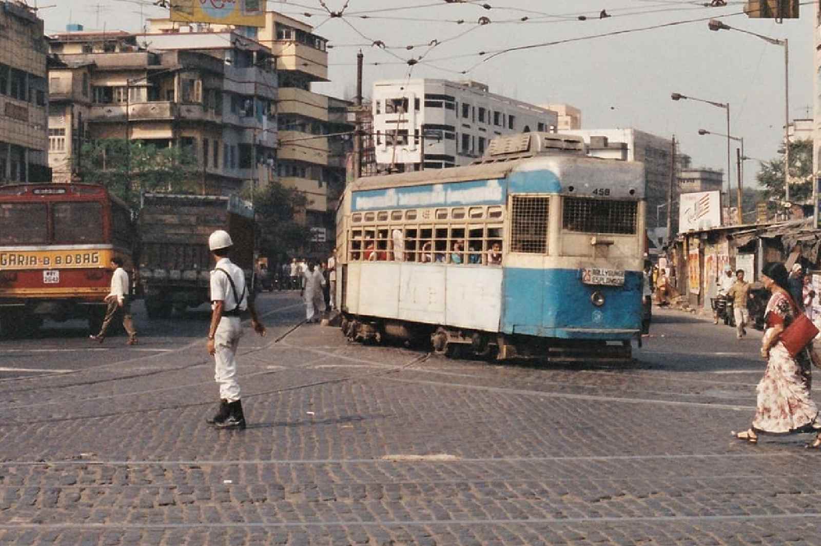 Gariahat Crossing, 1990, prior to the construction of the flyover. Photo: Richard Wallace