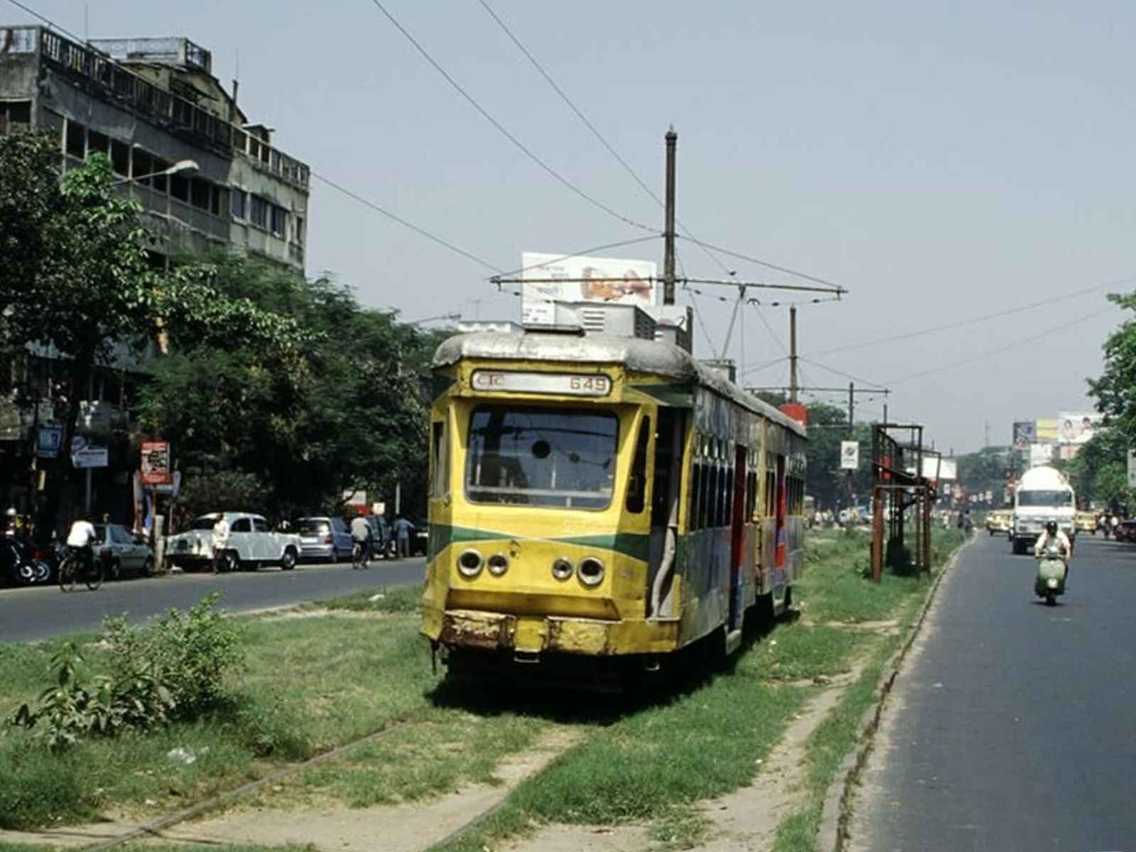 A tram plying along a reserved passageway in the 90s. Photo: Alexander Weber